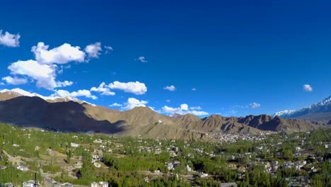 Tiempo-lapso-antena-Leh-Ladakh-ciudad,-India