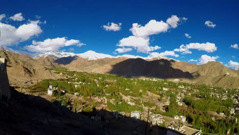 Tiempo-lapso-aérea-Leh-Ladakh,-India