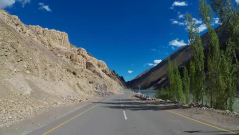 Viaje-por-carretera-de-Lamayuru-en-autopista-de-Srinagar-Leh,-India