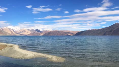 Paisaje-lago-Pangong,-Leh-Ladakh,-India