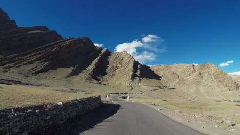 Viaje-camino-a-Hemis-Gompa,-Leh-ladakh,-India