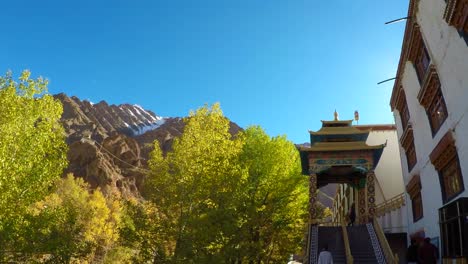 Entrada-principal-al-monasterio-de-Hemis,-Leh-Ladakh,-India