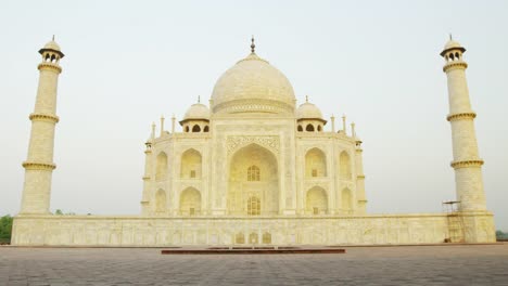 Taj-Mahal-at-Sunrise