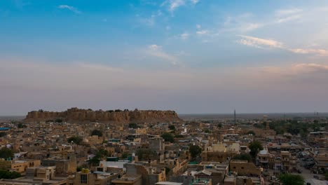 Jaisalmer-cityscape-at-twilight,-time-lapse