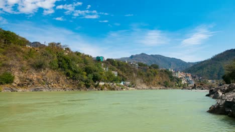 Lapso-de-tiempo-en-Rishikesh,-India