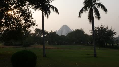 Lotus-Temple,-New-Delhi,-India