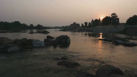 Cenotaphs-at-Orchha,-Madhya-Pradesh,-famous-travel-destination-in-India.