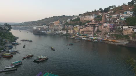 Omkareshwar-cityscape,-India,-sacred-hindu-temple