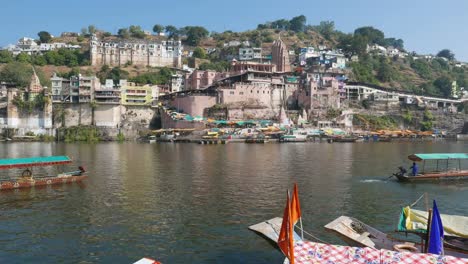 Omkareshwar-cityscape,-India,-sacred-hindu-temple