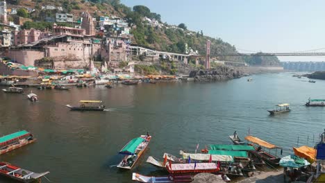 Omkareshwar-templo-hindú-sagrado-de-paisaje-urbano,-India,