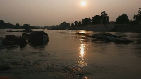 Cenotaphs-at-Orchha,-Madhya-Pradesh,-famous-travel-destination-in-India.