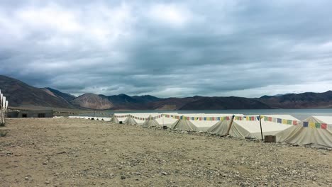 Wolken-von-Pangong-Lake,-Indien-ausgeführt.