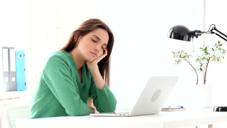 Sleeping-Beautiful-Woman,-Tired-at-Office