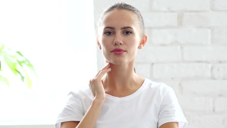 Tired-Woman-Relaxing-Her-Neck-Muscles-at-Work,-Portrait