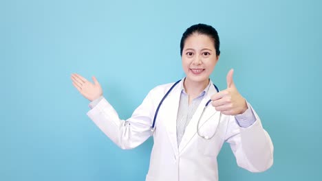 doctor-making-display-and-thumb-up