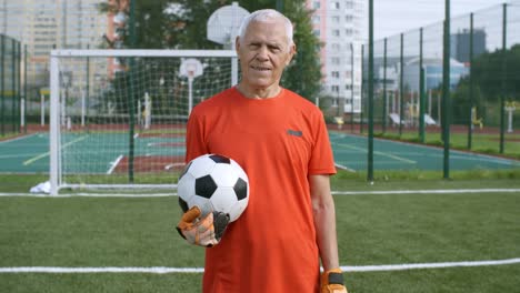 Retrato-del-jugador-de-fútbol-mayores