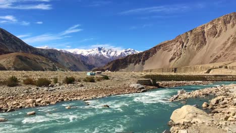 Aussichtspunkt-am-Khadung-La-Road,-Leh-Ladakh,-Indien