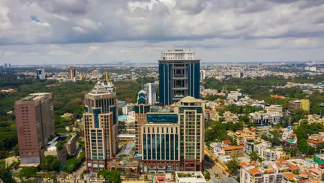 Bangalore-Stadtbild-Innenstadt-Antenne-Panorama-Zeitraffer-4k-Indien