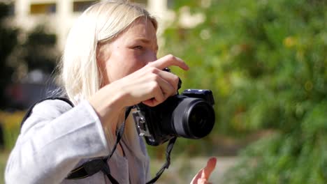 Fashion-photo-shooting-outdoors-in-friendly-and-relaxed-atmosphere