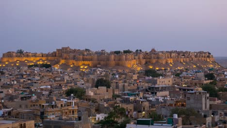 Jaisalmer-cityscape-from-sunset-to-twilight,-time-lapse
