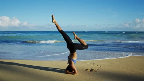 Frau-üben-Yoga-