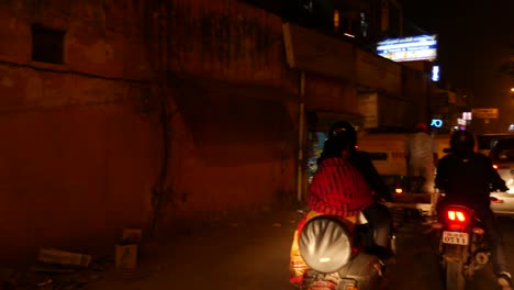 Traffic-in-New-Delhi,-India