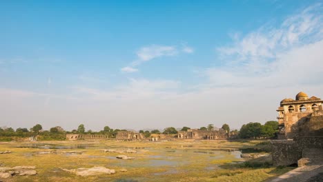 Time-lapse-Mandu-India,-afghan-ruins-of-islam-kingdom,-mosque-monument-and-muslim-tomb.