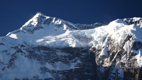 Pico-del-Annapurna-en-la-Cordillera-del-Himalaya,-región-del-Annapurna,-Nepal