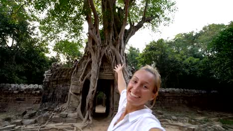 Girl-taking-selfie-portrait-at-ancient-temple