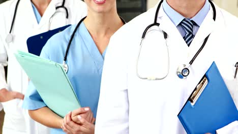 Portrait-of-smiling-doctors