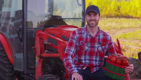 Retrato-de-sentado-en-el-tractor-del-granjero