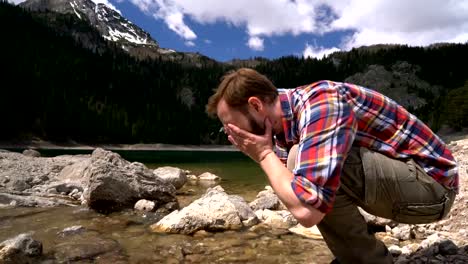 The-bearded-traveler-washes-his-face