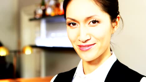 Portrait-of-smiling-waitress