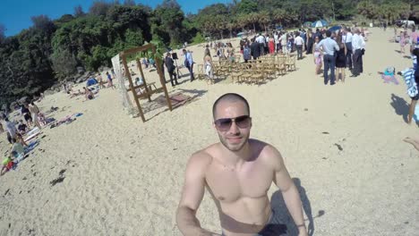 Man-taking-a-selfie-in-a-Beach-in-Sydney,-Australia