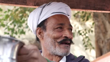 Hombre-de-Chai-en-Jaipur,-India