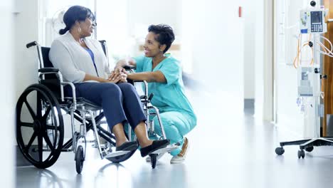 Porträt-des-afroamerikanischen-Krankenschwester-und-patient