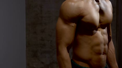 Muscular-Torso-from-Profile-at-an-Angle