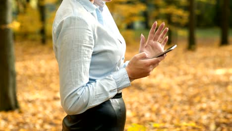 Woman-talking-on-phone