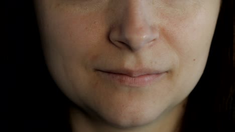 Beautiful-woman-smiling.-Close-up.-Brown-hair