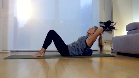 Foam-Roller-Upper-Back-Exercise