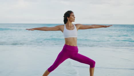 Frau-üben-Yoga-