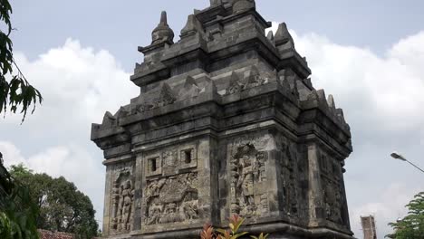 Borobudur,-or-Barabudur-is-a-9th-century-Mahayana-Buddhist-temple-in-Magelang,-Central-Java,-Indonesia