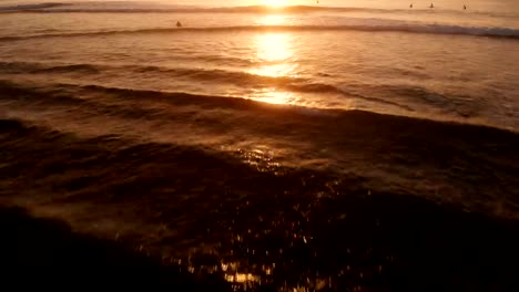 4K-Drohne-Filmmaterial-Golden-Sunset-indischen-Ozean-Bali-Uluwatu-Beach