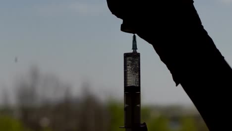 Nurse-fills-the-syringe-with-medicine.