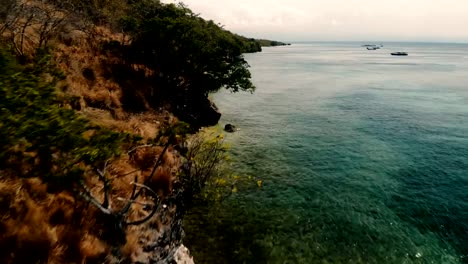 4K-Drohne-Aufnahmen-von-Menjangan-Island-Shore-Bali-kristallklares-Wasser