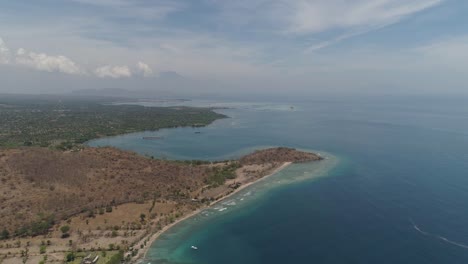 Seelandschaft-mit-tropischen-Strand