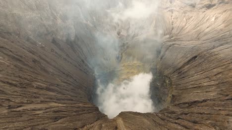 Active-volcano-with-a-crater.-Gunung-Bromo,-Jawa,-Indonesia