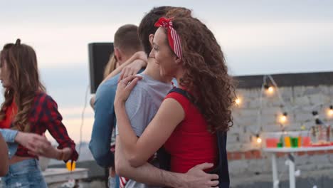 Couples-Slow-Dancing-at-Day-Rooftop-Party