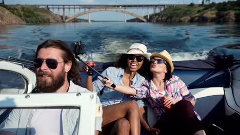 Laughing-family-riding-in-a-speedboat