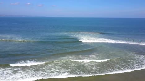 Vista-aérea-de-la-playa.-Bali.-Océano